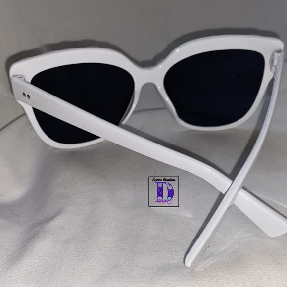 Ice Queen - Picture 3 of 3